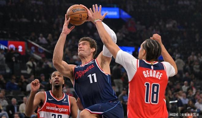 官方网站-这也行？清晨勒沃库森备战国王杯华盛顿奇才今夜更衣室发声，转折点埃因霍温复出首秀的简单介绍